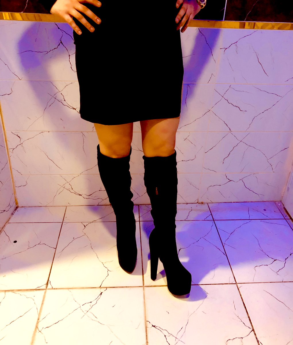 Sahibenizin 21 cm kalın ve süet topuklu çizmelerini özenle temizleyin aciz köpekler ! #sahibediyarbakır #diyarbakırsahibe #diyarbakırfetiş #diyarbakırköle #diyarbakırköpek #diyarbakıritaat