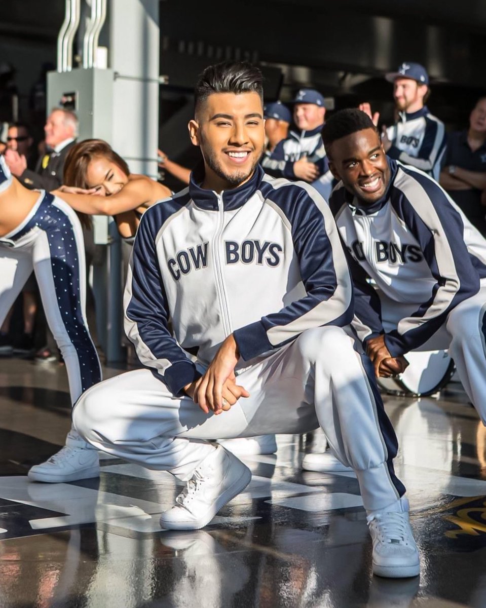 Carlos_Hndz90's tweet photo. Smiling because itโs ๐ G A M E D A Y ๐
#PITvsDAL | #DCRB | @DCRhythmBlue | #DallasCowboys @dallascowboys | ๐ธ: @rhileephotog #gameday #dallas #cowboysnation #rblf #dancer #prodance #nfl #sundayfootball #footballsunday ๐ https://t.co/deDELYoqLX