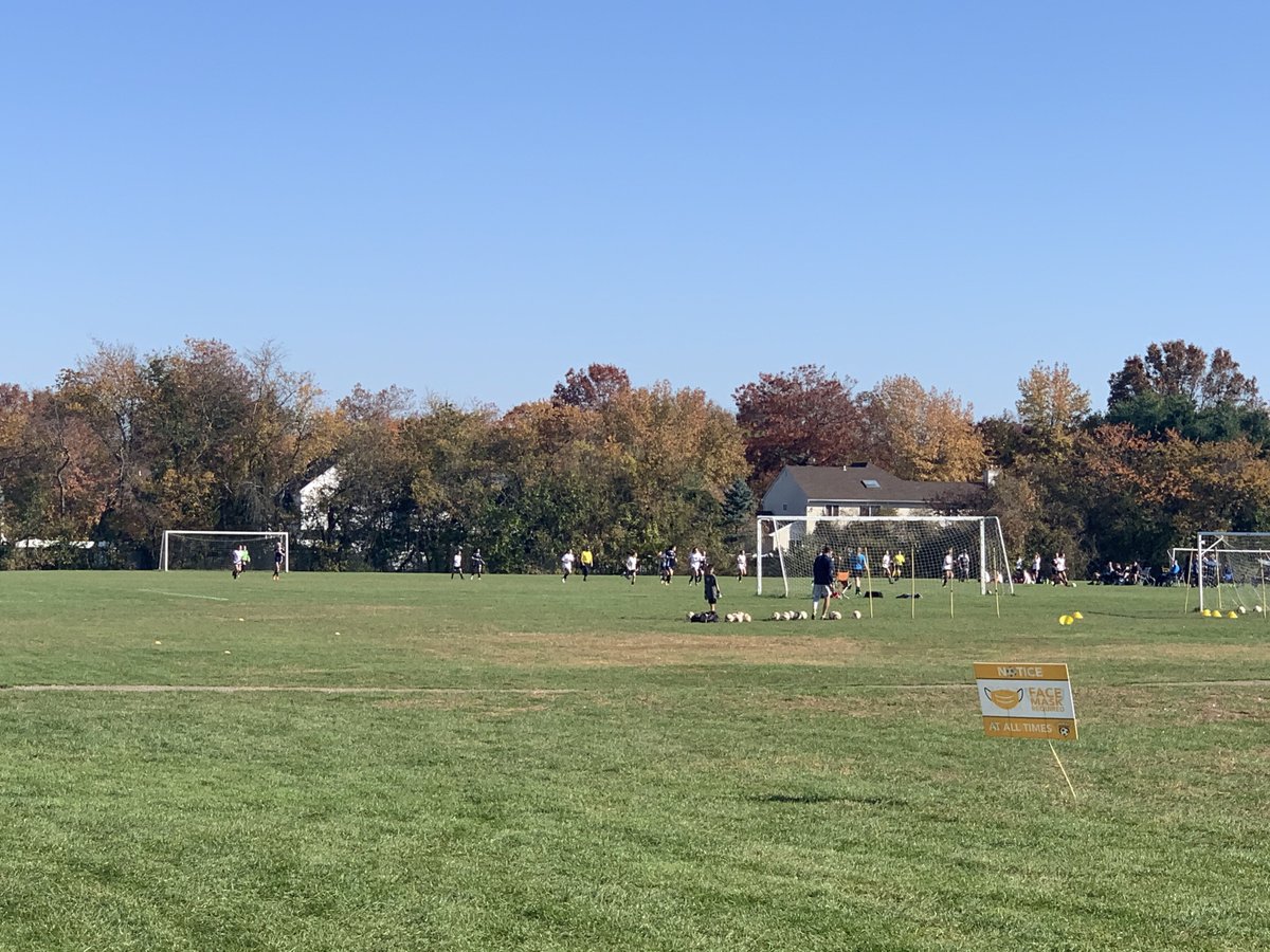 commack_soccer's tweet photo. Another beautiful soccer Sunday ⚽️ https://t.co/OeSma3lmfb