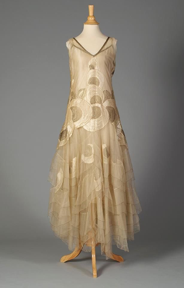 Dr Kate Strasdin (@katestrasdin) on Twitter photo Something light and frothy in layers of #tulle with circles of silk that are revealed here and there between the folds. Diaphanous #1920s fun.....<a href="/KSUMuseum/">KSU Museum</a> #fashionhistory Something light and frothy in layers of #tulle with circles of silk that are revealed here and there between the folds. Diaphanous #1920s fun.....<a href="/KSUMuseum/">KSU Museum</a> #fashionhistory