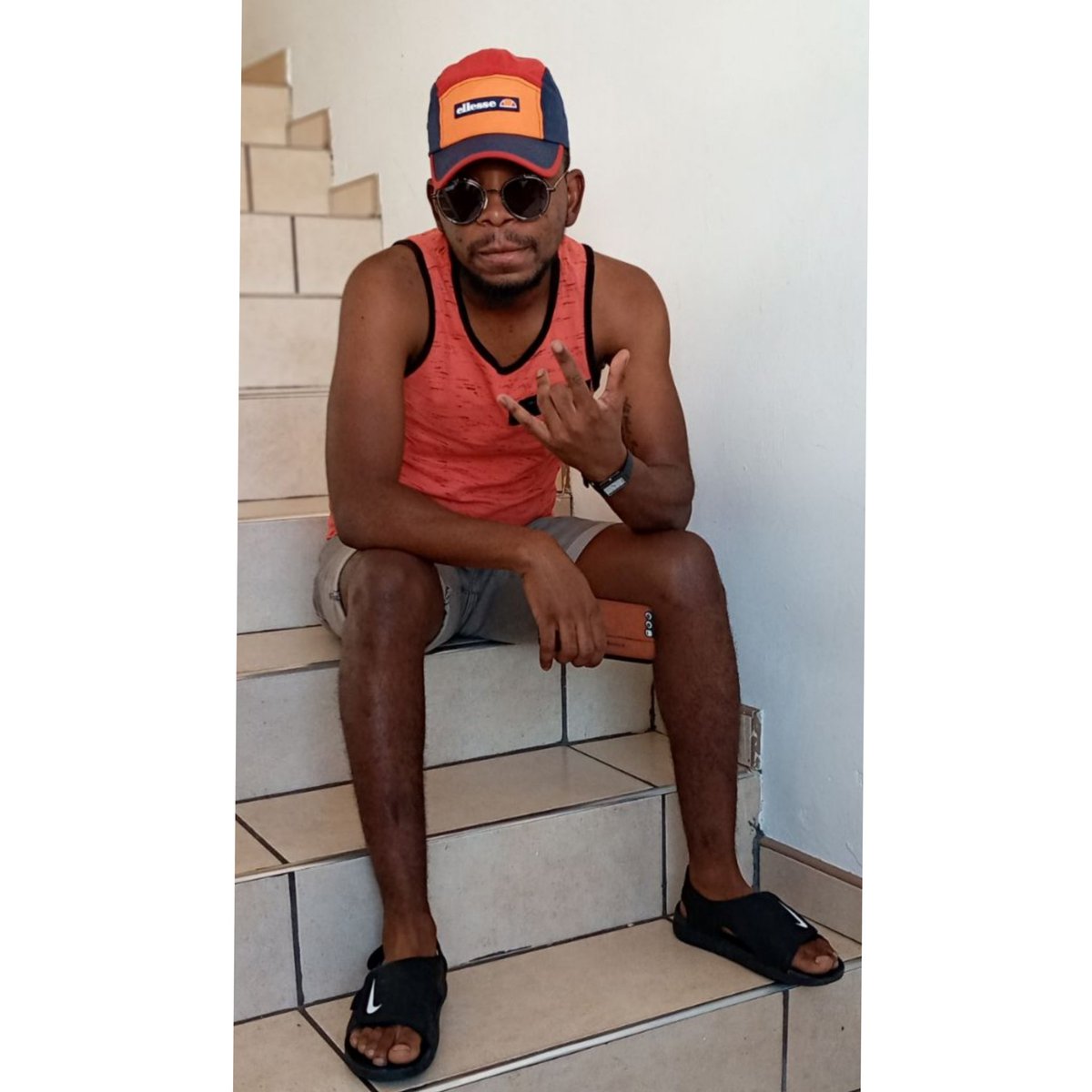 FOShande's tweet photo. Sometimes I gotta wear shades to see because my future seem to be too bright. 😎 https://t.co/7HxIveee62