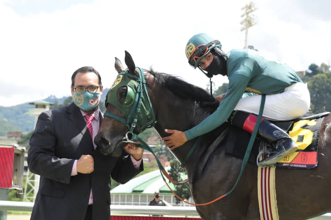 Nuestra Sara Princess (ZHumor en Mark Aim Fire) se estrena victoriosa con la monta de @jockeyucasique  y la preparación de <a href="/clgiardinella/">Carlos Luis Giardinella</a>
 Completamos el uno-dos con el segundo de Paomi Police.
