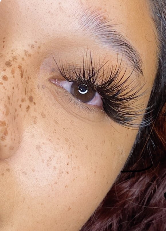 thriftedreamz's tweet photo. Retweet please. In case you’re follower wants wispy lashes 😍 https://t.co/FzLVqs1YSO