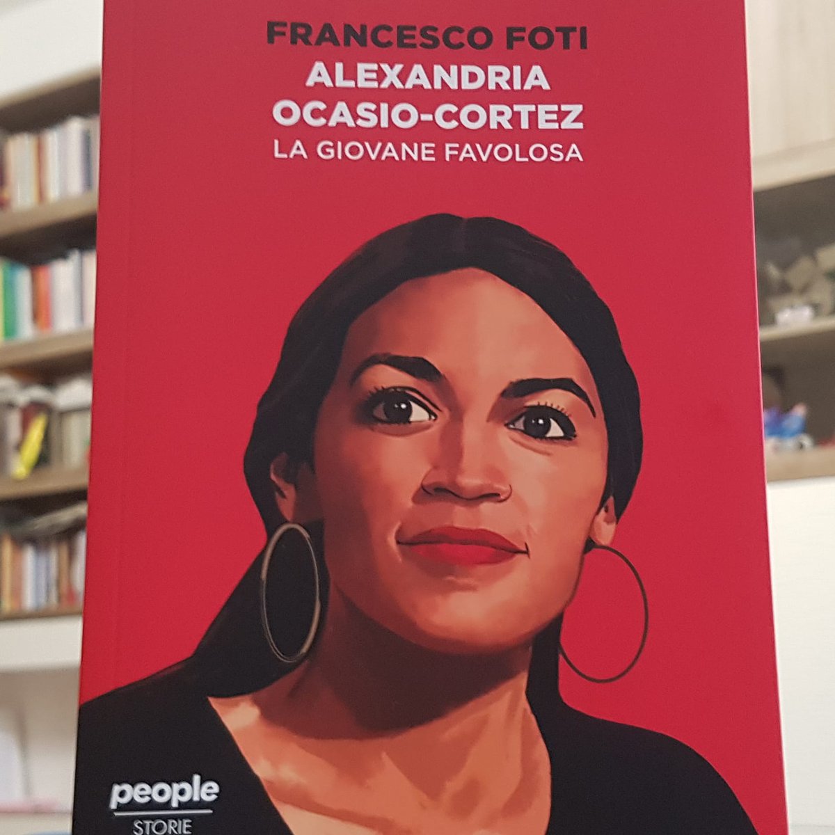 MarGauFil's tweet photo. (My) American Dream! 🇺🇸✊🏾
Ps non fatevi fregare: Kamala Harris è fumo negli occhi...
#alexandriaocasiocortez #aoc #aoc24 #aoc28 #ocasiocortez #kamalaharris #america #USAelection2020 #USA #people
@AOC @BernieSanders @peoplepubit @franzfoti @mariannaaprile https://t.co/BAqSX1QFIT