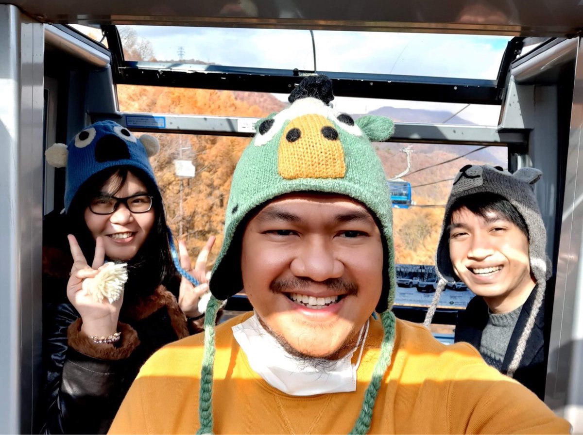 maycatherine08's tweet photo. Enjoyed the view at the peak and the cable car ride at Niigata.

Autumn colors are so lovely! 🍁🍂🍃😍 https://t.co/PGpTpSKllg