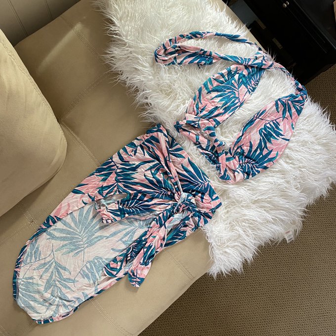 More items on Poshmark✨Some for just $5 💗 https://t.co/U1XYBMIQUX https://t.co/xIL68Ai1rz