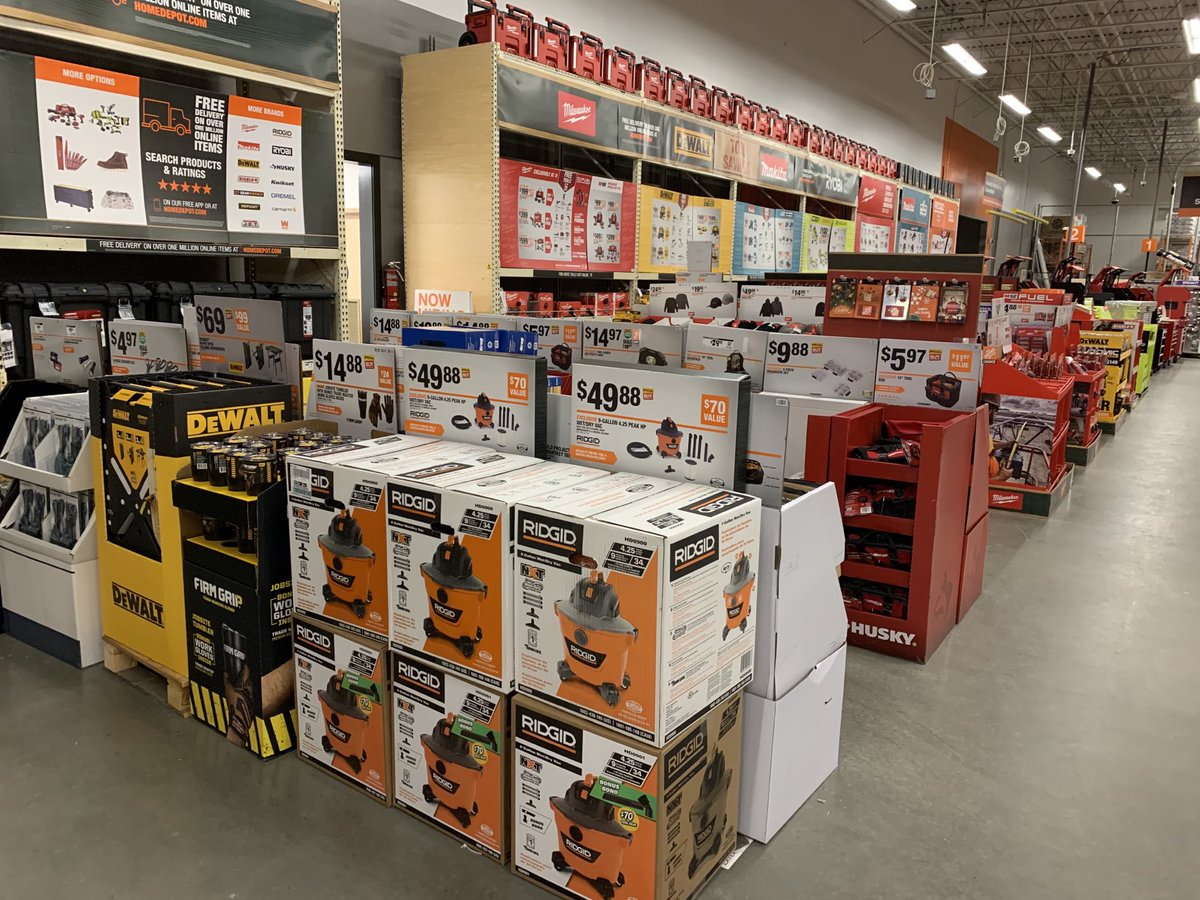 The #snohomishsalestrain is refueled for another great day of sales and ready to drive some Black November deals! ⁦@TracieD317⁩