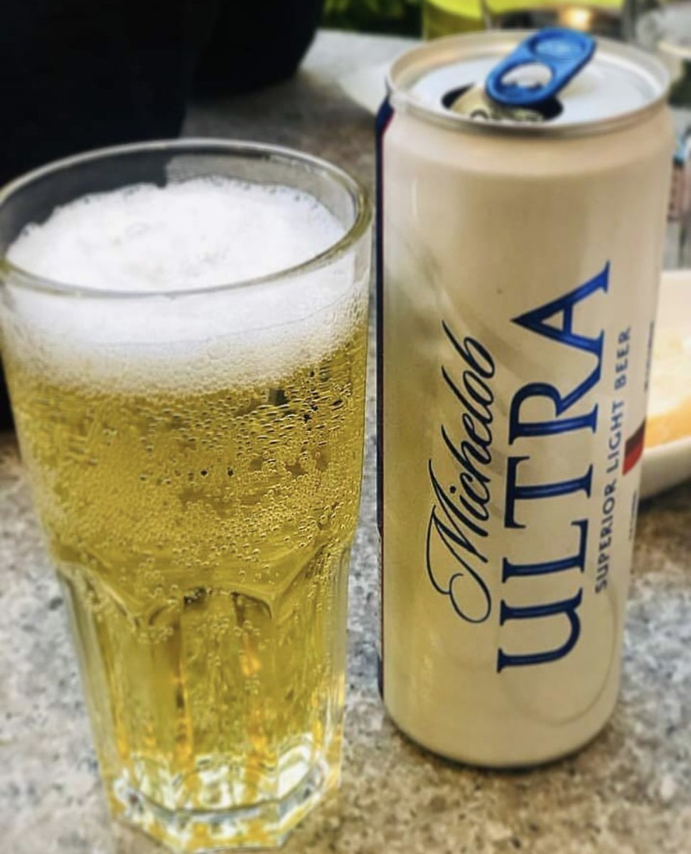 Lalo_V7's tweet photo. Yo: Será muy temprano para una cervecita? 

Yo: No, nunca es temprano para una

Yo: Oki te quiero! 

#UltraBeer #sunday https://t.co/99pPJchMMv