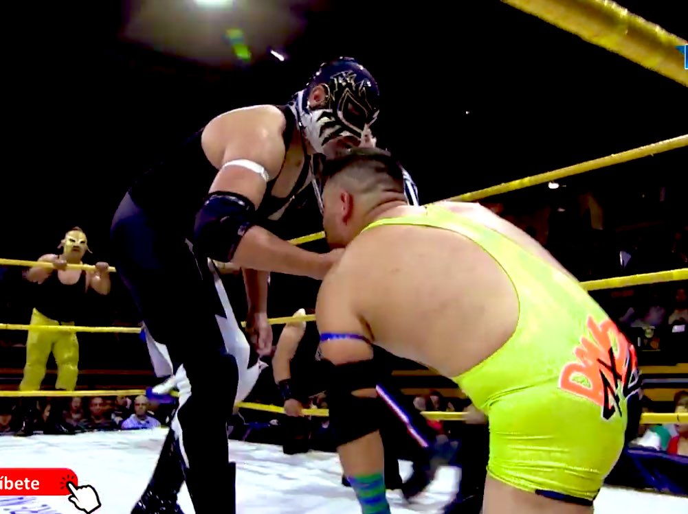 ThongWrestlers's tweet photo. Qué opinan? Esa línea que se ve bajo la malla es una tanguita?
#luchadorentanga #tangadeluchador #tanga #luchalibre #luchamexicana #calzondeluchador #hombreentanga #prowrestling #wrestlerthong #wrestling #manthong #manbutt #thongline #tanguita https://t.co/OQ1BHICIWg