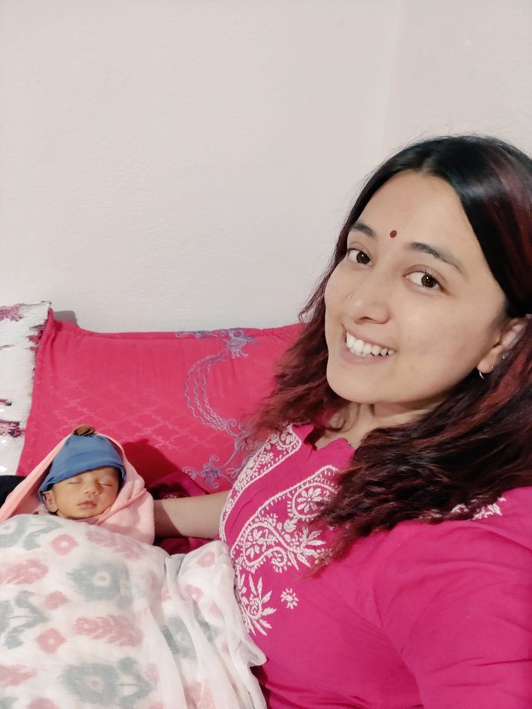 aksaturnreturn's tweet photo. you master the art of holding in a sneeze when you are carrying a sleeping infant at midnight. π€ππ
#9dayold #ΰ€ΰ₯ΰ€°ΰ₯ #raina #baby #joy
#kudostoallmothers #howdidyoudoit https://t.co/zBKHCi9uuU
