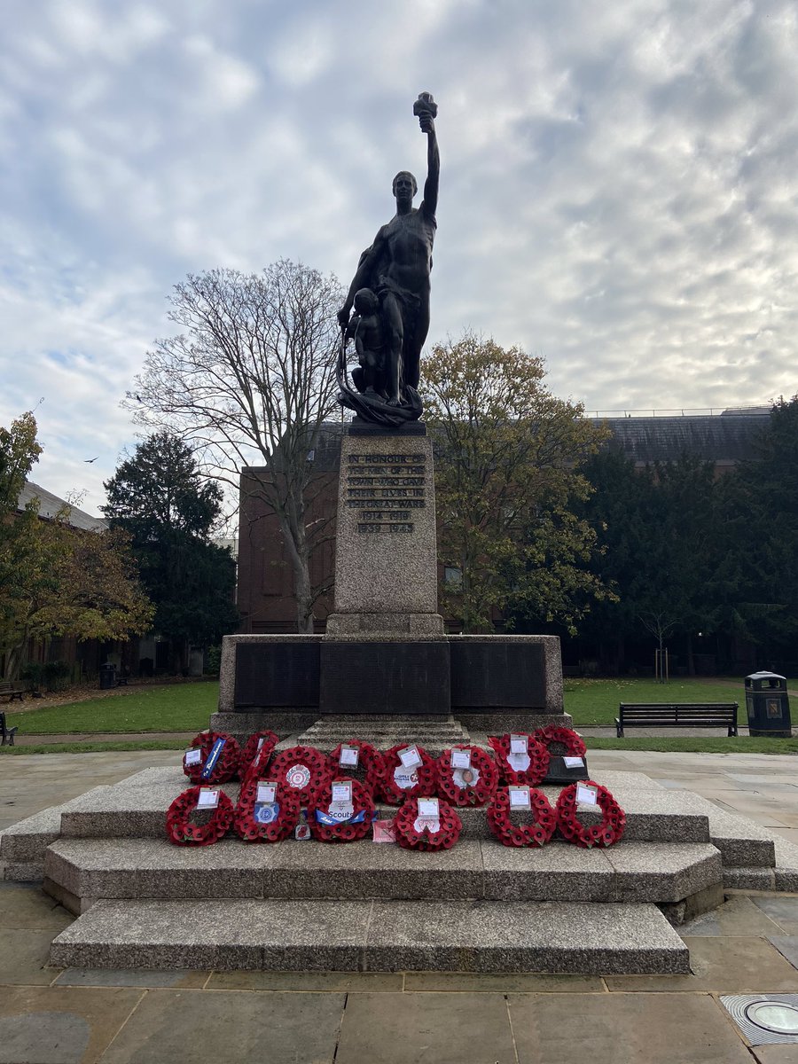 15CompanySWL's tweet photo. Early this morning the OC and CSM visited Kingston memorial to lay their wreaths from the Company in memory of those fallen in past conflicts. Different not being in uniform but LEST WE FORGET @151and156SWLACF @152Fusiliers https://t.co/abj7XPKYKi