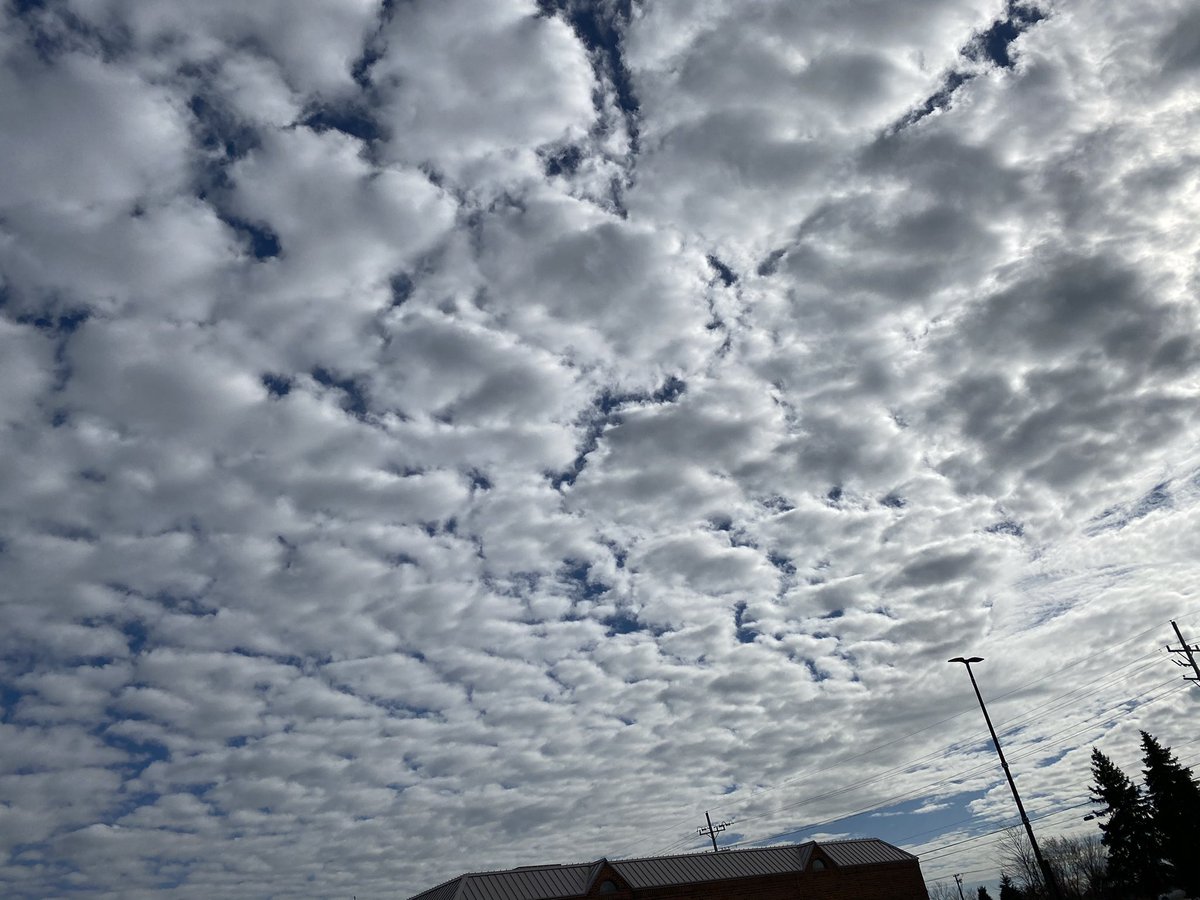 gracehopper's tweet photo. Today’s sky reminds me of that Georgia O’Keefe painting Sky Above Clouds iv @artinstitutechi https://t.co/NWNSeAwcej