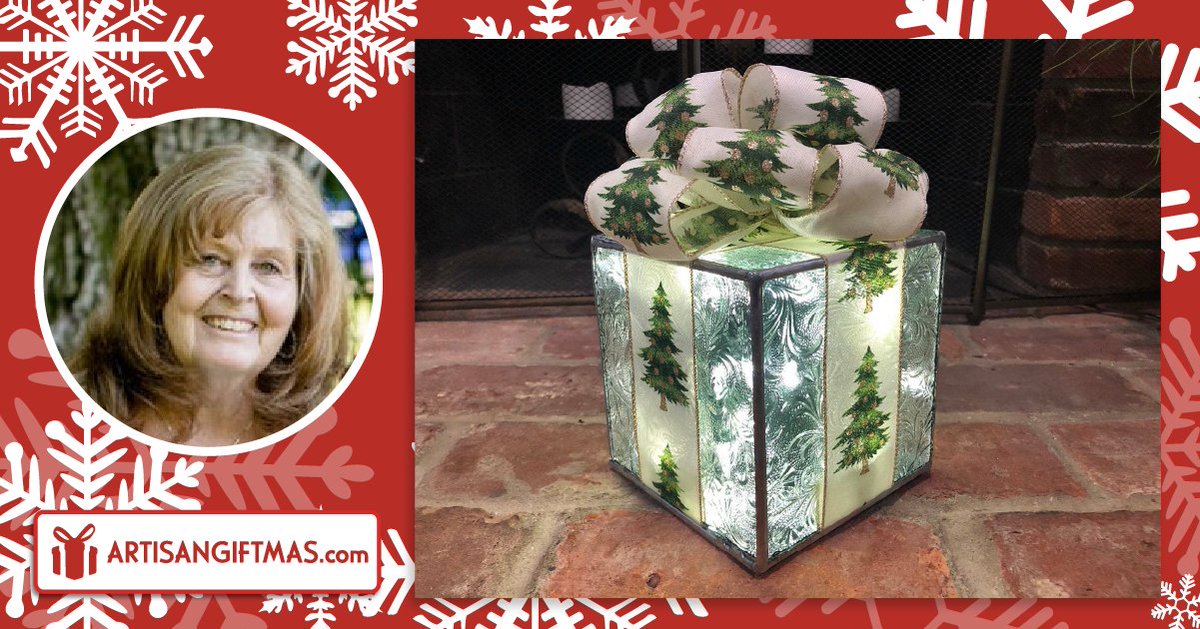 AGiftmas's tweet photo. Jeanne Raia works with stained glass. "Two specialties that are featured at craft shows and on this website - my stained glass 'light boxes' and my 'painting with glass' mosaic panels. Everything I do is completely handmade by me." - Check her out at https://t.co/QAL68ErP7x https://t.co/JXxHmdHr4v