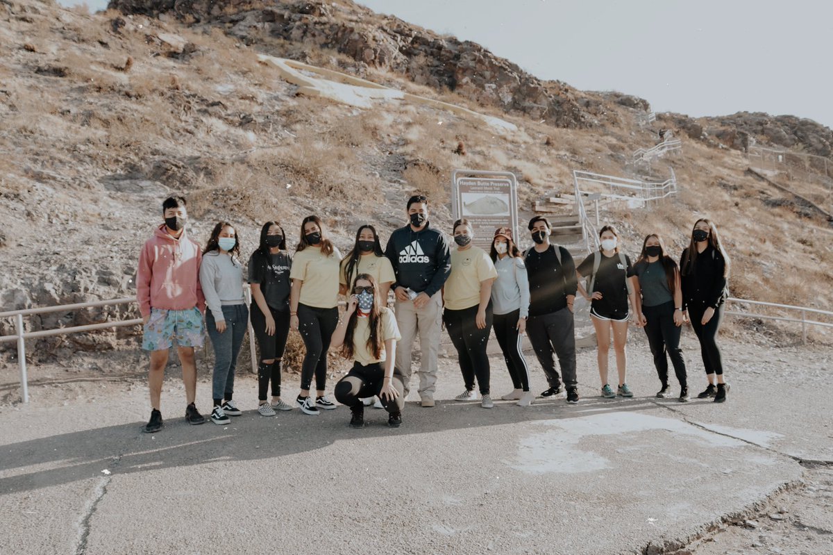 FirstGenWatts's tweet image. Finishing off First Gen Week week with our “A” Mountain Hike!! ⛰🥾 #FirstGenWeek