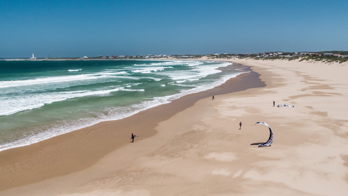 corewatersport's tweet photo. #Tag that #friend you #wish to take with for a #Wave session in a #paradise like this one. π #GOKITING
π Steven Akkersdijk
#tb #southafrica #gardenroad #paradiselike #teamCORE #roadtrip #wavehunting #gokiting #rideon https://t.co/Z5b6nzQwDH