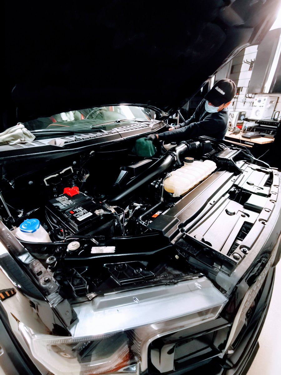 bubblescanada's tweet photo. Our #Mayfield #YEG team had their hands full with this one! Complete interior detail & protection, engine bay makeover, exterior paint decontamination, corrective polish & #GTQuartz Nano Ceramic coating for unparalleled depth of colour & shine. https://t.co/ksfyut4rJd