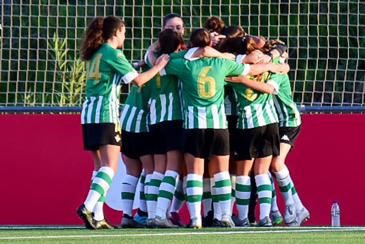 RealBetisFem's tweet photo. El #BetisFéminas se adjudica el primer derbi de filiales en #PrimeraNacional (0-2) 🙌🏼💚

Los goles de Lucía Méndez y Blanca le han dado la victoria al conjunto de José Juan Luque ante el @SevillaFC_Fem ⚽️👌🏼

¡Gran partido, chicas! 👏🏼 https://t.co/1AEO8jYpd2