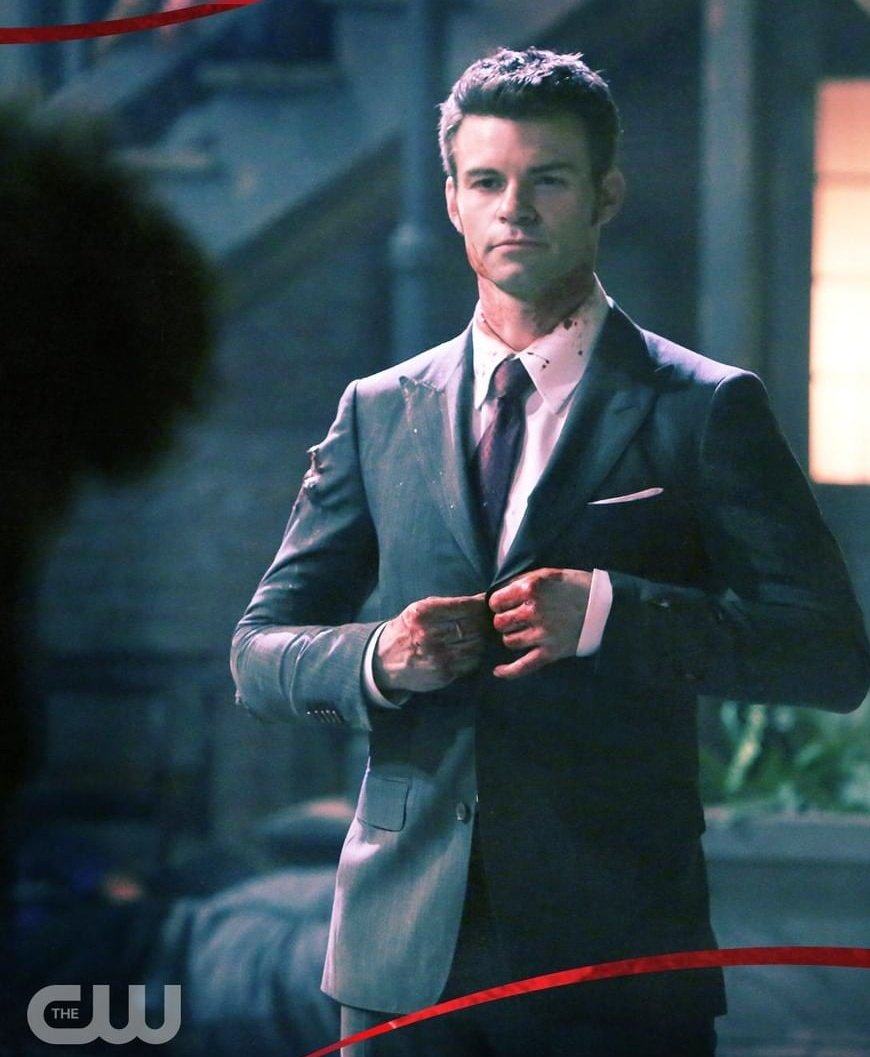 thevampirereels's tweet photo. ESSE É O MEU HOMEM DE TERNO FAVORITO! https://t.co/xujznSKIyJ