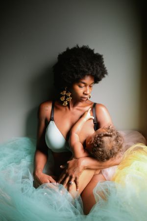 MomsChoiceAward's tweet photo. Check out this #awardwinning @SimpleWishes_ Sling Bra™, a revolutionary new all-in-one #maternity, #nursing and hands-free #pumping #bra. It was created for the #modern multi-tasking #mom who needs a bra that can keep up with her needs. Shop 👉🏼https://t.co/GLMasb5WOu https://t.co/i3C2WjHB9Q
