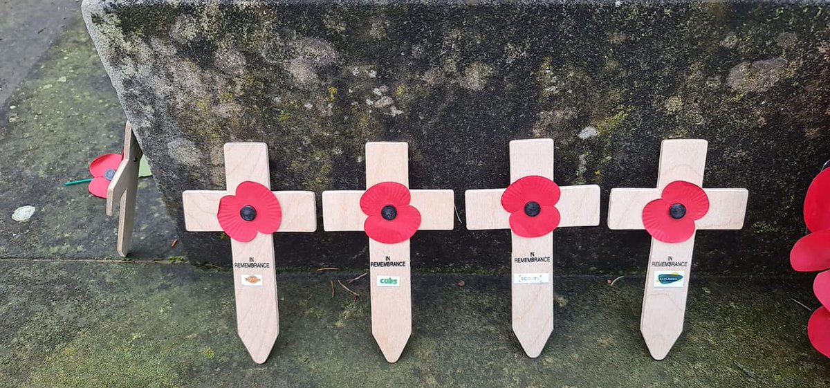 Leagravescouts2's tweet photo. Today we took part in the doorstep silence for Remembrance Sunday. Over 50 Beavers, Cubs, Scouts, Young Leaders and Leaders sttod at 11.00am outside there homes to remember those who fought and died for our future.

#WeWillRememberThem  #LestWeForget https://t.co/vhlSVHMVgm