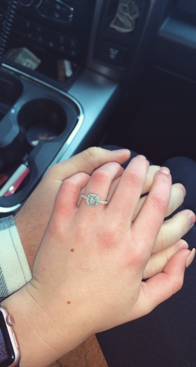 kortnee_averett's tweet photo. The easiest yes💞@braxtonyates2 https://t.co/iaQNJwLnPH