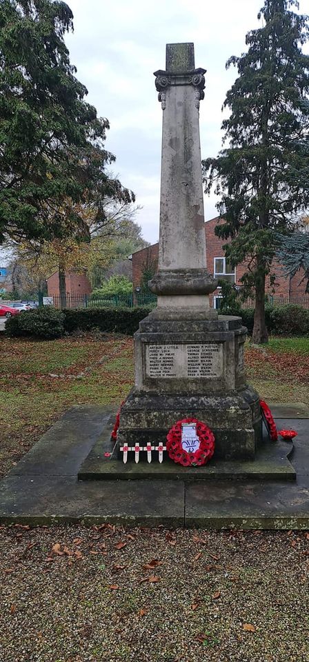 Leagravescouts2's tweet photo. Today we took part in the doorstep silence for Remembrance Sunday. Over 50 Beavers, Cubs, Scouts, Young Leaders and Leaders sttod at 11.00am outside there homes to remember those who fought and died for our future.

#WeWillRememberThem  #LestWeForget https://t.co/vhlSVHMVgm
