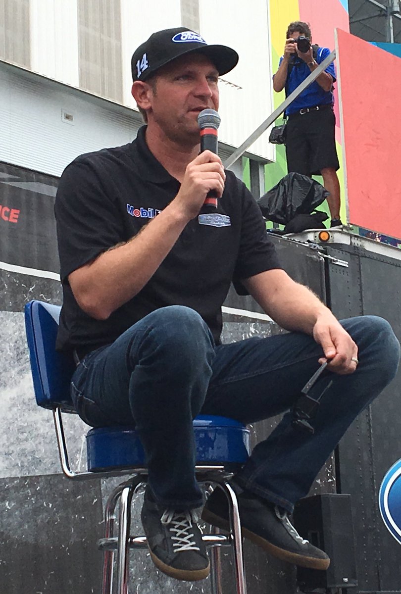 sf49ergirl16's tweet photo. @TocoWarranty @ClintBowyer Me too ๐ญ๐ญ๐ญ #goClintgo https://t.co/xSZCfc6WIl