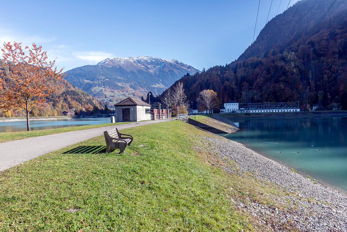 SB_Montafon's tweet photo. Das Montafon lässt es sich nicht nur wunderbar erwandern oder erklettern, es lassen sich auch viele Spaziergänge machen, die nicht anstrengend sind, keine Bergausrüstung erfordern und zum Teil auch mit einem Kinderwagen oder einem Rollstuhl machbar sind. https://t.co/q02WRgy0xW https://t.co/kcAgYPbR6N