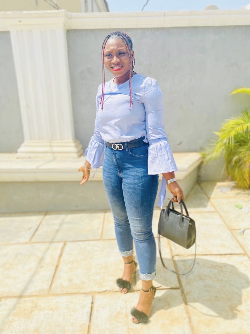 melapoch's tweet image. As far as I dey see money spend,who get pass me no concern me🚶‍♀️🚶‍♀️🚶‍♀️