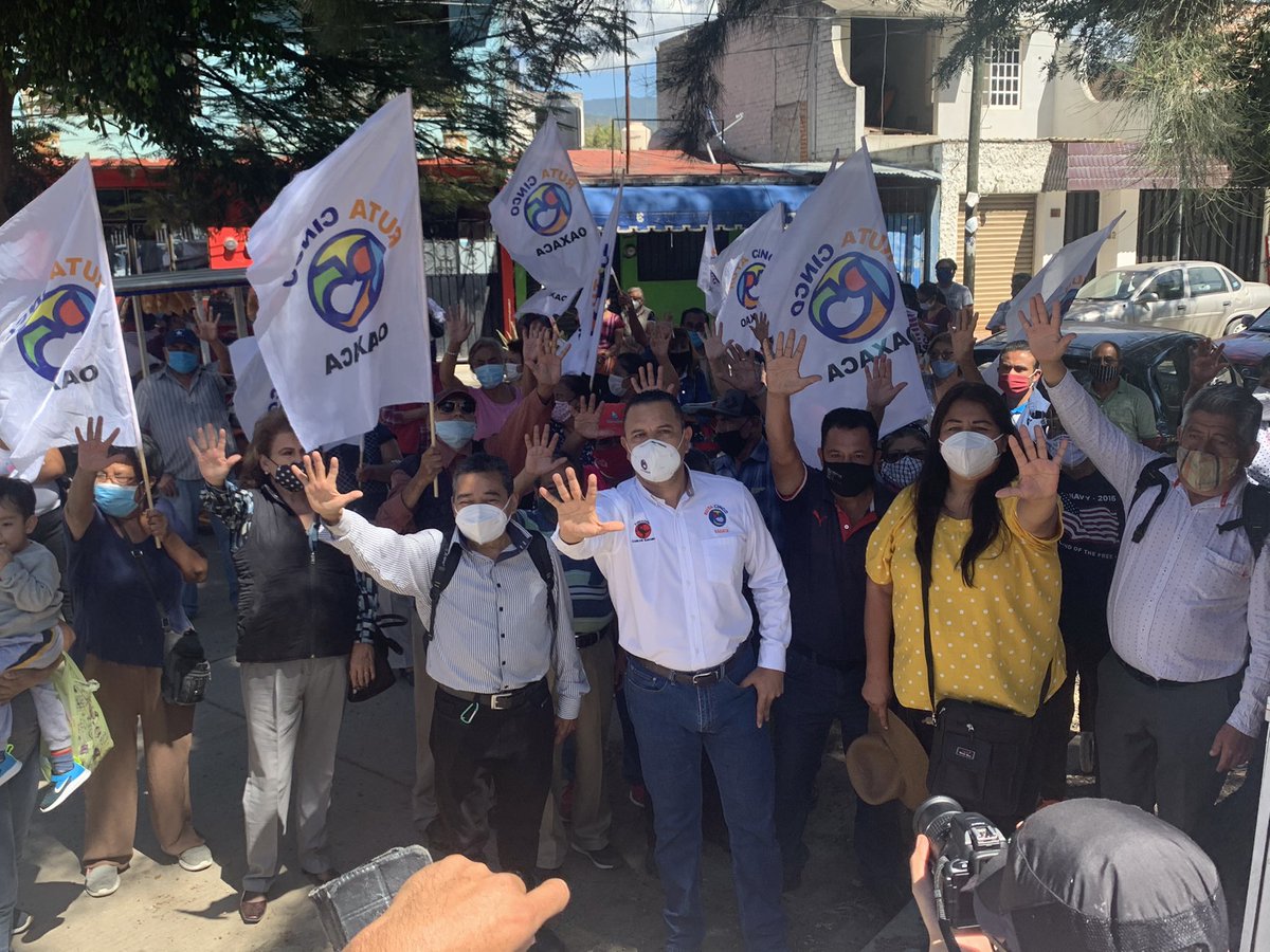 CarlosSarabiaC's tweet photo. Un gusto poder ayudar a los jubilados, los ayudaremos en sus necesidades básicas, hoy ayudamos con la canasta básica. @ManuelEspino https://t.co/xsNbhiUyDu