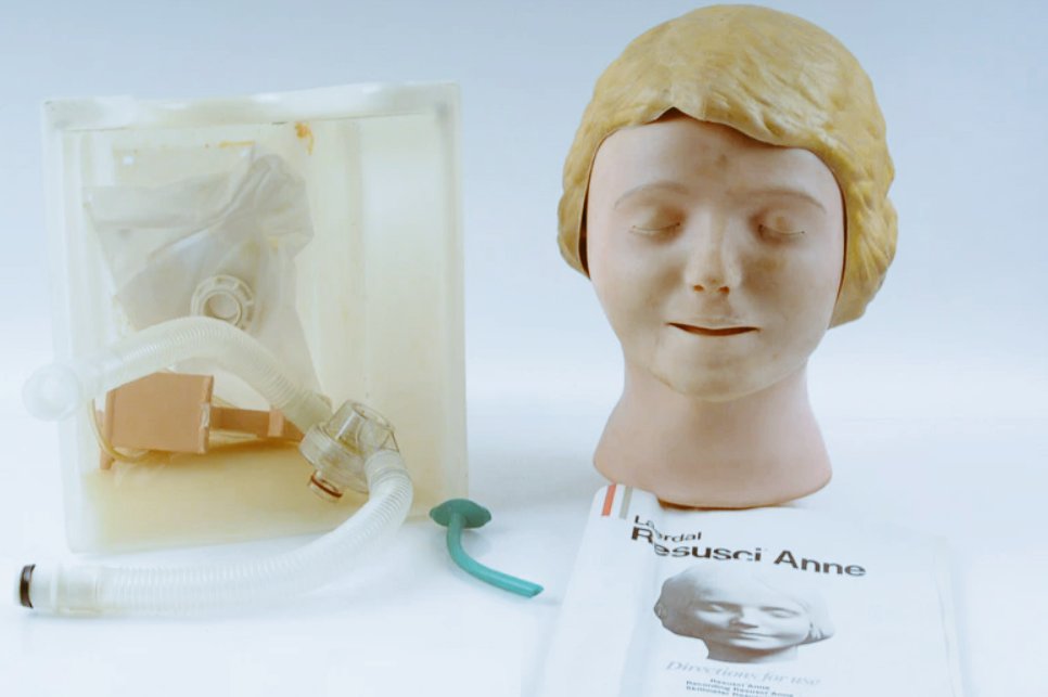 Later on, in 1960 (1958*), a toymaker, Asmund Laerdal, together with Dr. Safar and Dr. Lind, created* and started using a life-size mannequin to teach CPR skills: Resusci Anne.