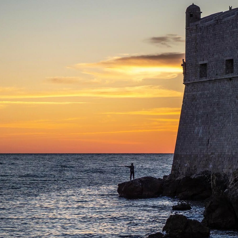 byrondubrovnik's tweet photo. More sunset fishing, in Dubrovnik this time with @game_of_thrones_dubrovnik_tour . #dubrovnik #oldtowndubrovnik #dubrovnikoldtown #stradun #timeoutcroatia #croatia #croatiafulloflife #fishing #sunsetfishing #sunset #sunsetphotography #wallsofdubrovnik https://t.co/HRtg31D6zY https://t.co/qhUaEph8jG