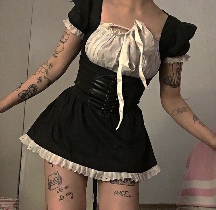 tw // body imagehii i think these fits are rlly cute and remind me of ur layout !!  @YSLDINO