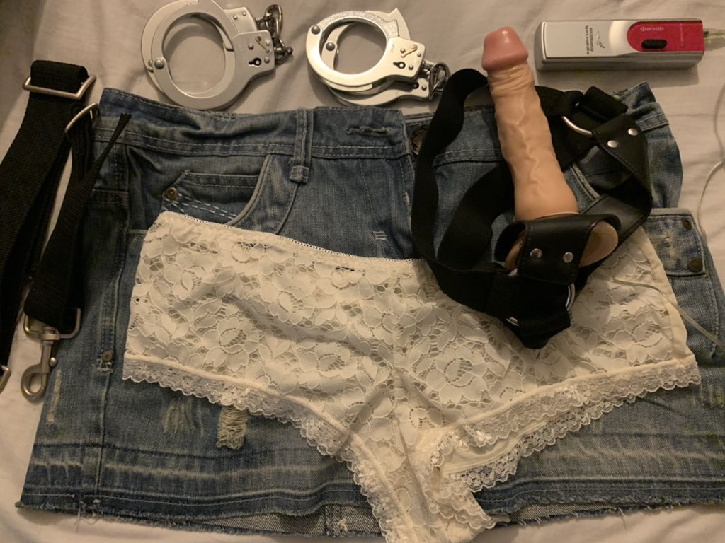 pantiedick's tweet photo. Sexy Wife “Go and get ready sweetie, I’ve laid out what you’re wearing for tonight’s photo and video shoot.” #smallpenisloser #sissification #chastity #strapon #femdom https://t.co/6RmogJiCzM