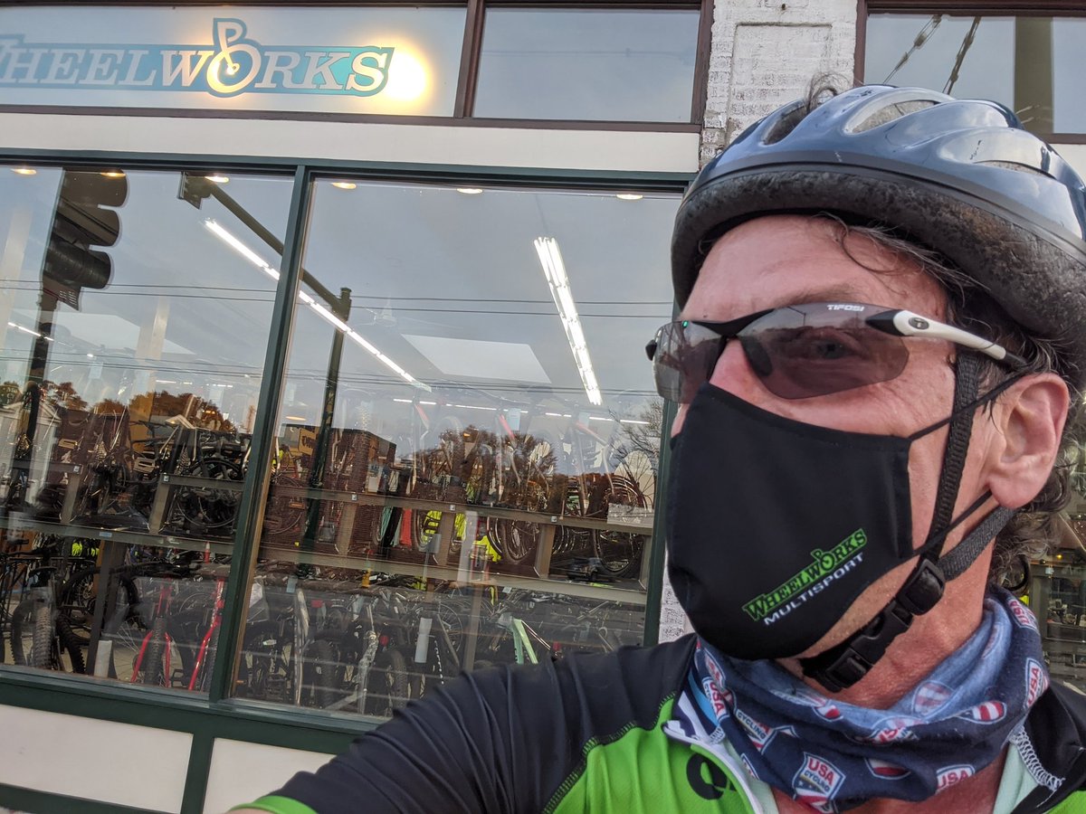 tfmorris's tweet photo. Stopping by title sponsor @WheelworksBikes to show off new @WheelworksMulti logoed face mask from @Champion_System &amp; @tifosioptics shades https://t.co/cKCj5cphH3