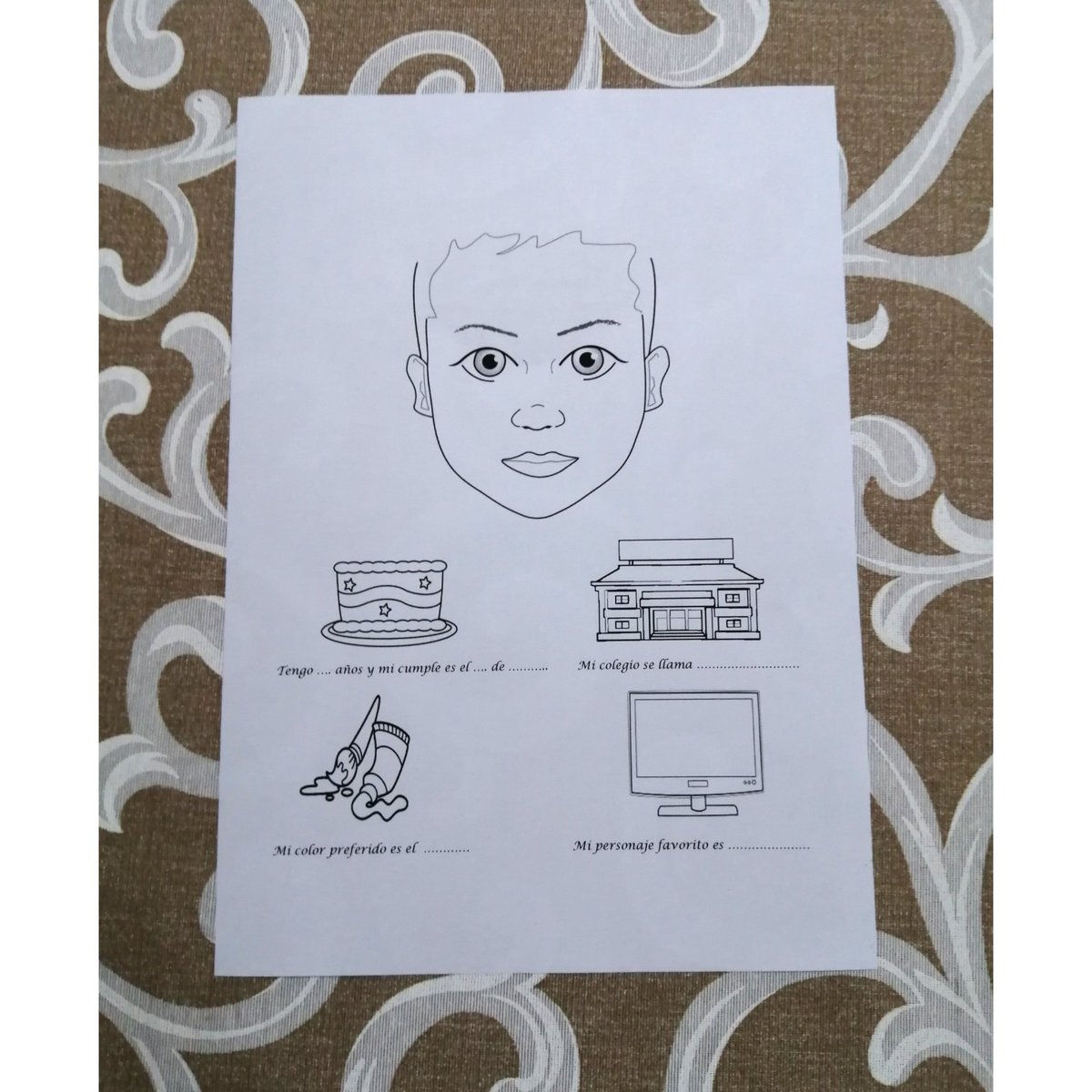 ReeduCARte's tweet photo. Al saber que en este curso tan atípico todo mi equipo #CaixaProinfancia estaba compuesto por nuevas incorporaciones, no dude en que algo se me debía ocurrir.

El primer día les lleve esta ficha para conocer un poco mejor quiénes están bajo la mascarilla.

¿Qué os parece la idea? https://t.co/WhlaxoNcK4
