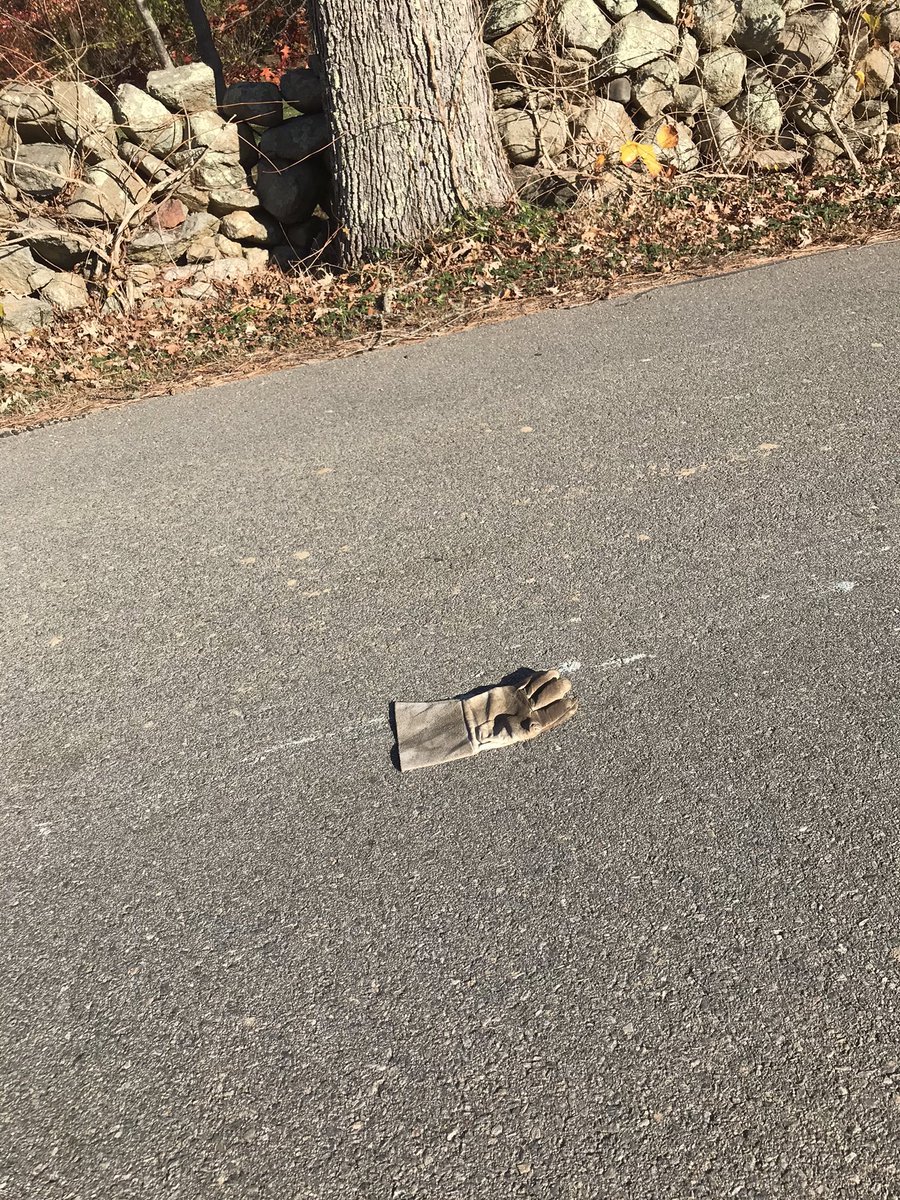abbshelmet's tweet photo. @tomhanks found this during a walk with my wife #Hanx https://t.co/Eae1xBedKZ