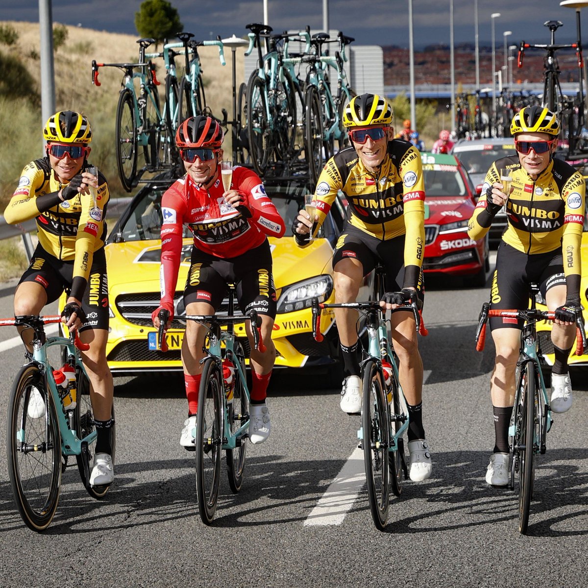BianchiOfficial's tweet photo. Bianchi claimed its second consecutive @lavuelta with @rogla. During eighteen stages, the battle was won thanks to the marginal gains delivered by #OltreXR4 and #AquilaCV.
The best way to end this successful season.
📸 Cor Vos
#Bianchi #RideBianchi #LaVuelta20 https://t.co/iKodx9lYDS