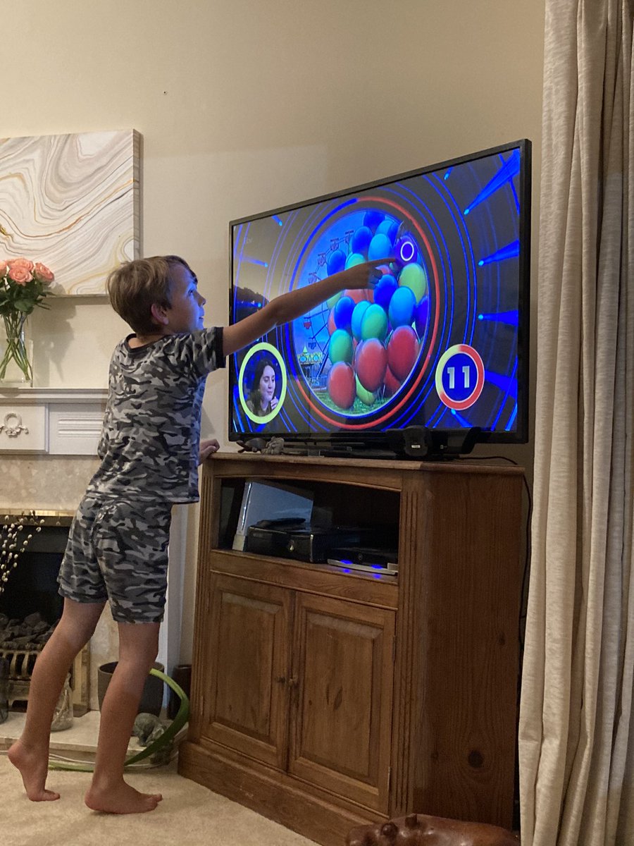 Denby1Taylor's tweet photo. My little brother Leon is loving the show. #fivegoldrings#itv https://t.co/paDq5O6TsW