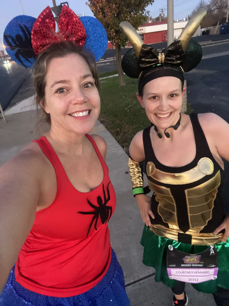 jackeyd's tweet photo. @runDisney @AfterShokz The streets of Buffalo, taking the wine and dine virtual run.
#wineanddinevirtualhalf #rundisney #virtualhalf https://t.co/1GP9lrubSt