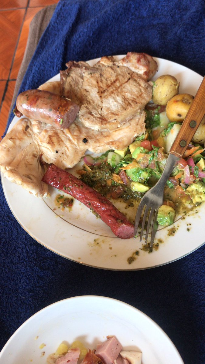 denisseModerate's tweet photo. La dieta Jajajaja https://t.co/5ItG6GKcCq