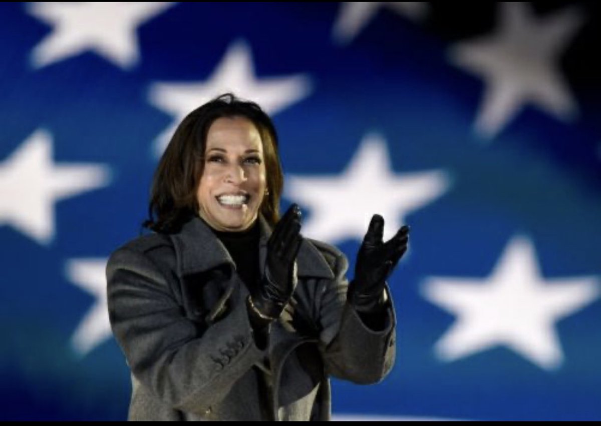 Agileworld1's tweet photo. “Dream with ambition, lead with conviction and see yourselves in a way that others may not simply because they've never seen it before.” Kamala Harris - Vice President Elect 2020  #kamalaharris #leadershipdevelopment #rolemodels #agileworld 🥰#progression #nevergiveup #freedom https://t.co/iKsgyfeUXb