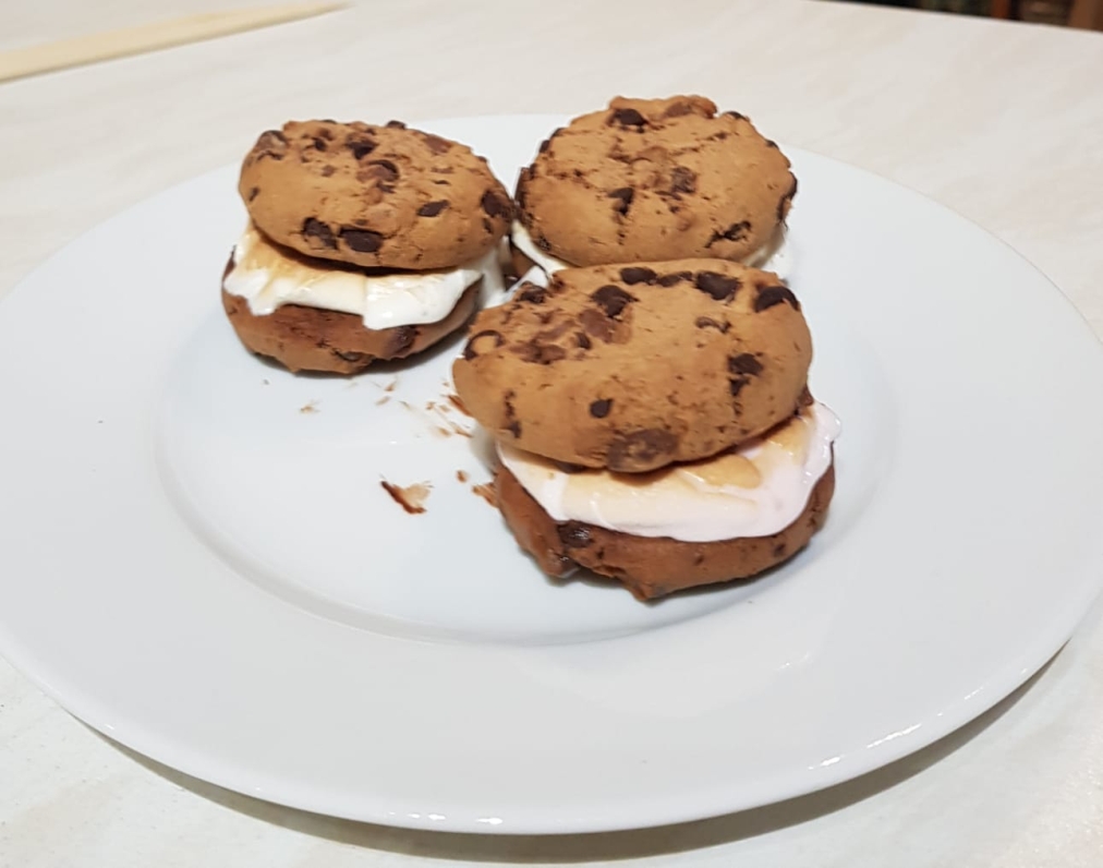 SuttonSnaggles tweet media