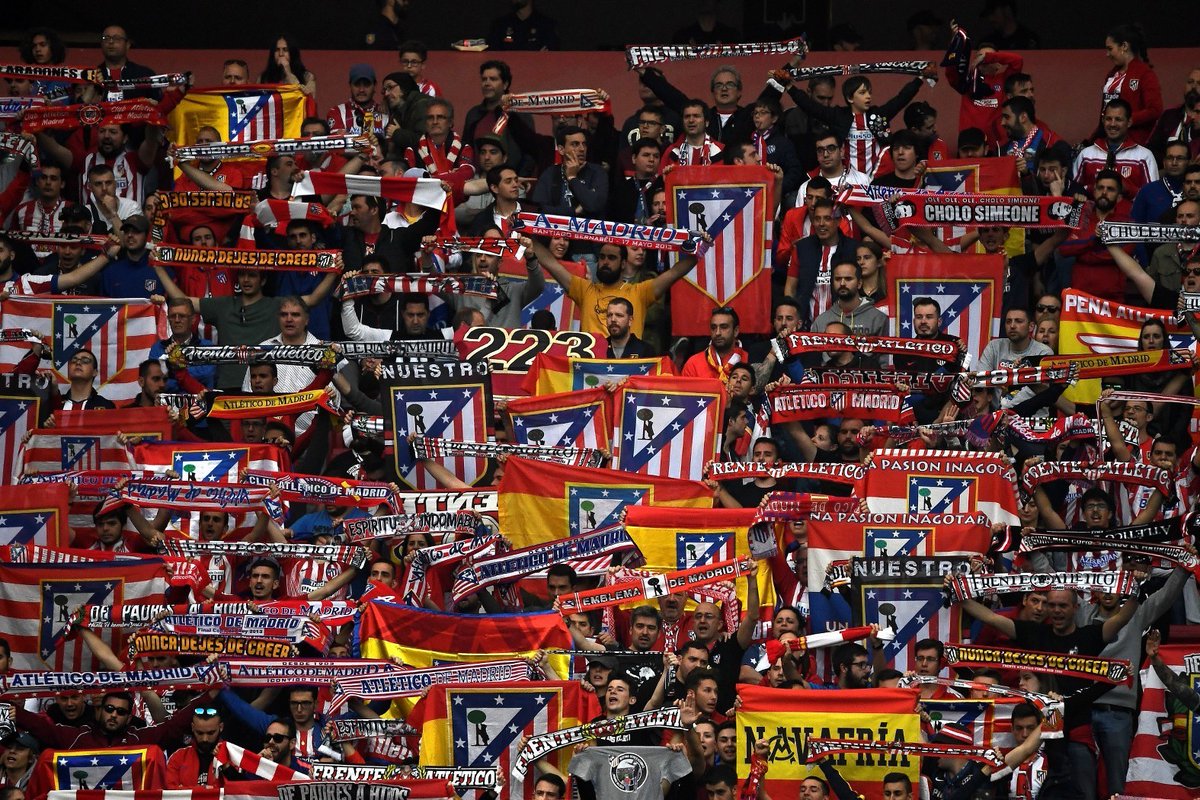 AtleticoRebelde's tweet photo. En el @Atleti publican centenares fotos de los jugadores, estadísticas, entrevistas, incitar para apostar, publicidad, merchandising..
Pero no pueden poner una foto de la afición
Su "evolución" era convertirnos en una "marca" sin sentimiento
#AtletiEsSuGente #DilesQueSeVayan https://t.co/sllubUtwN2
