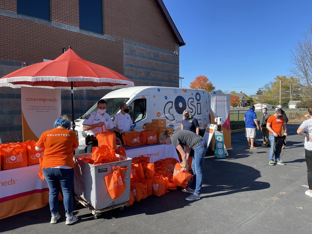 COSI's tweet photo. We are still out here with @CoverMyMeds until 3pm! Come out to get your free #LearningLunchbox now! https://t.co/pGx8Ibzhb0