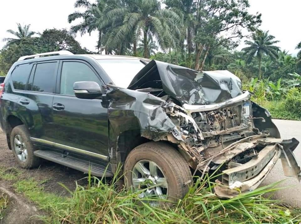 BohElvis's tweet photo. Cameroon's former international star player Samuel Eto'o is in a stable condition and recovering after an accident today near  Baré Bakem not far from Nkongsamba. Find below the state of his car after the accident. #Cameroon https://t.co/AfXdOFUiut