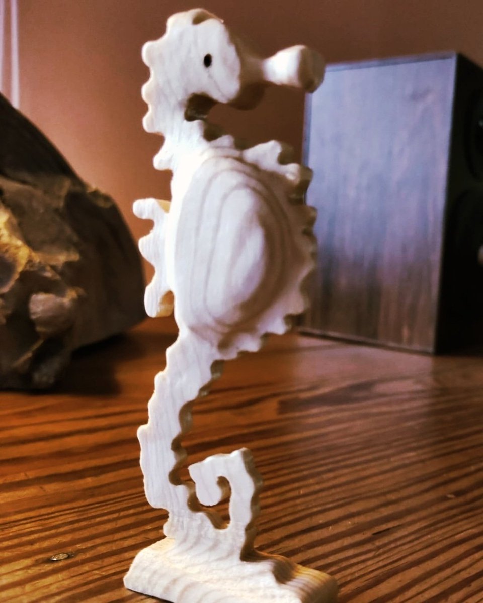 Wood carving creation - gift from our friend Pete in Tenby 😍 Cadeau de notre ami Pete á Tenby (création en bois) !