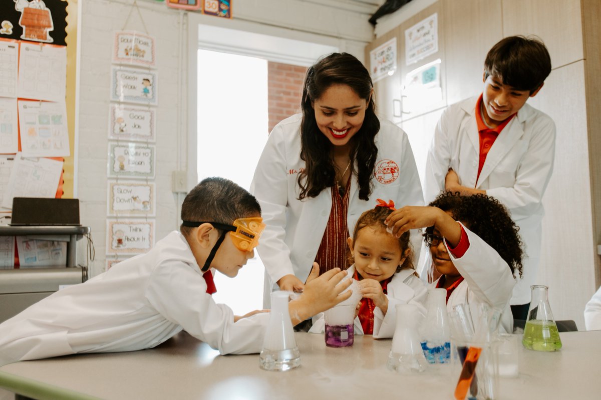 onwardleaders's tweet photo. Happy #NationalSTEMDay to our #STEM Network Schools @stturibiusla @icstemacademy @dsschoolla. Our schools take an innovative approach to education, focusing on Inquiry-Based Learning, Environment and Classroom Design. Learn more at https://t.co/MMbpltsNPg. https://t.co/837biWxnKm