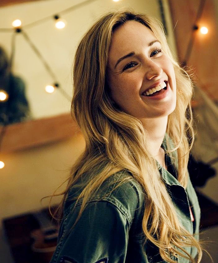 Best Of Video Games Actors Behind Characters Ashley Johnson Ellie Williams The Last Of Us