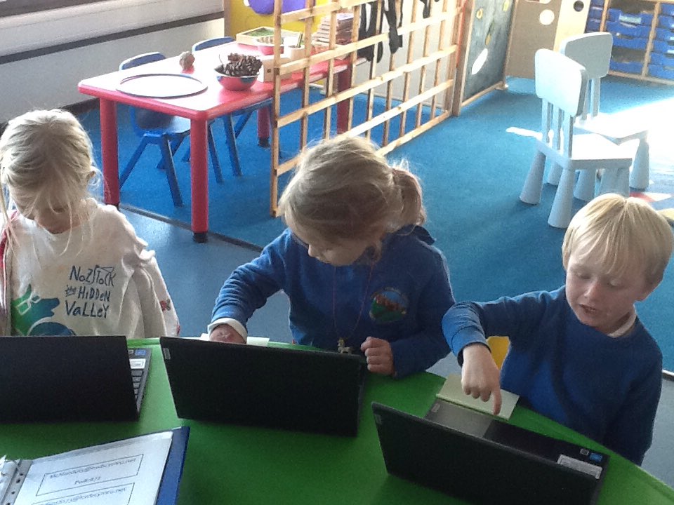 Pennardprimary's tweet photo. What a busy week in Bae Un. All having fun learning to sound and blend our new RWI words, finding different ways to make 5, asking questions about a story and using our personal details to practise logging onto HWB. Bendigedig everyone #pennPse #pennplit #pennNum #pennfun https://t.co/wbo6yi4K6o